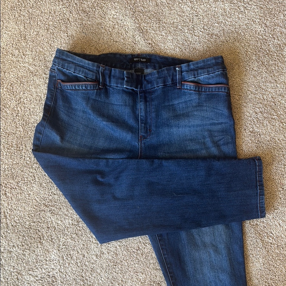 White House Black Market Blue Skinny crop
Jeans